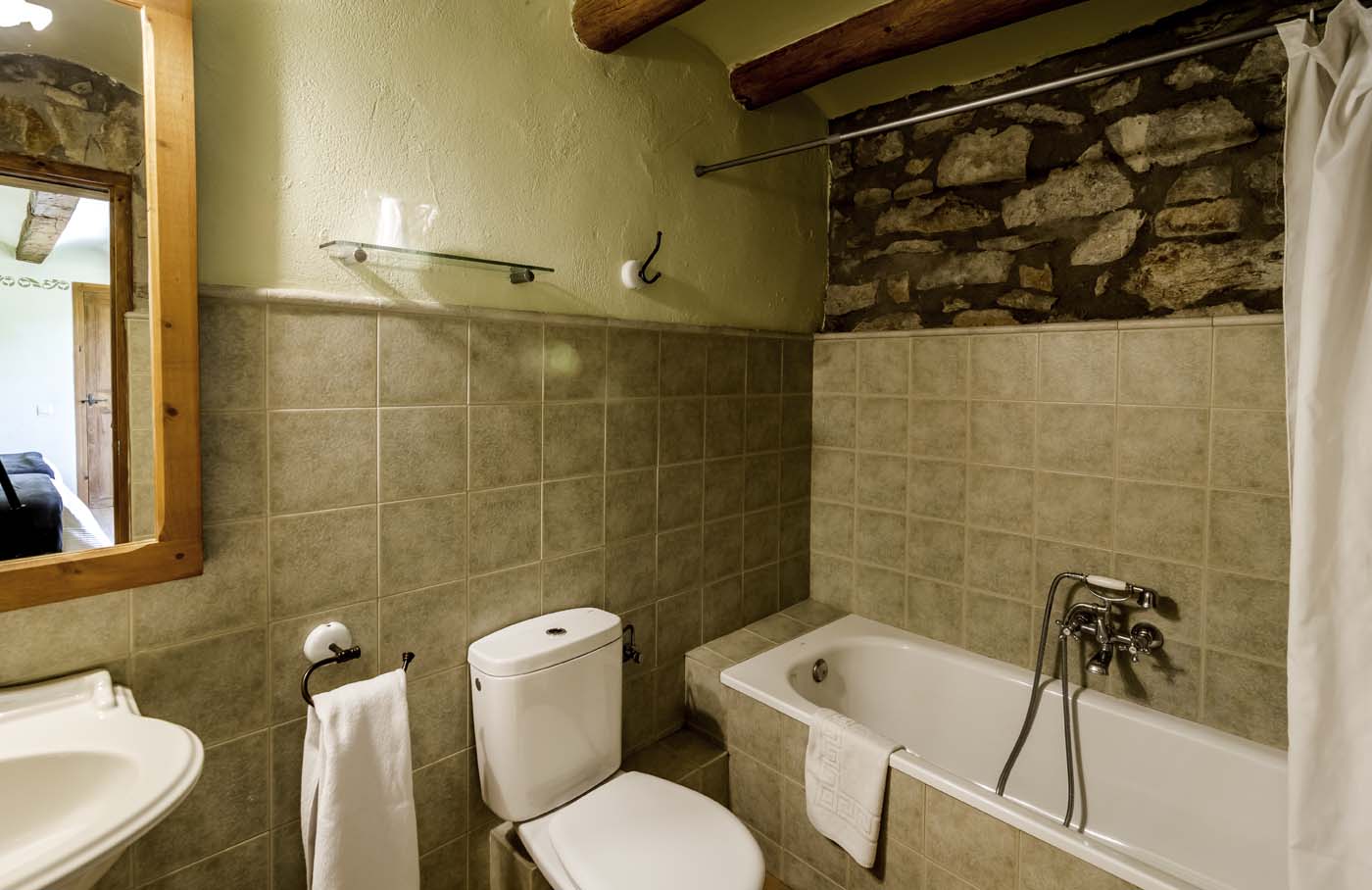 The property has 8 bathrooms (and 7 bedrooms)